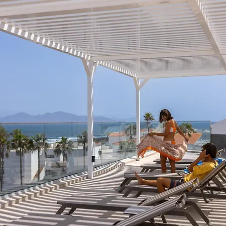 Surfing Colors Hotel&apartments דירה *
