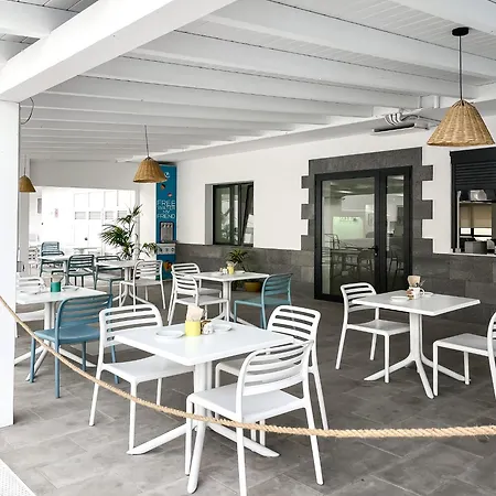 Surfing Colors Hotel&apartments קורלחו