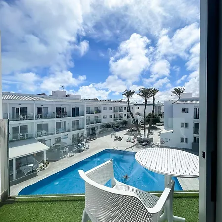Surfing Colors Hotel&apartments דירה